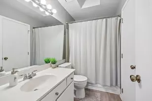 7353 Canterbury Pl, Downers Grove, IL 60516 - Photo 15