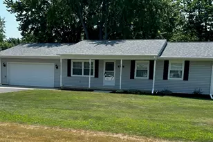 225 W Eisenhower St, Waterman, IL 60556 - Photo 1