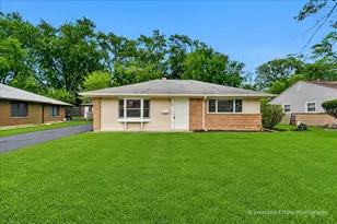 426 Suwanee St, Park Forest, IL 60466 - Photo 1