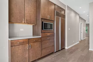 1507 W Hollywood Ave, Chicago, IL 60660 - Photo 9