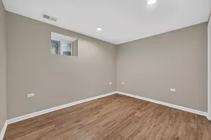 1507 W Hollywood Ave, Chicago, IL 60660 - Photo 23