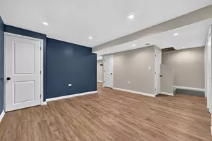 1507 W Hollywood Ave, Chicago, IL 60660 - Photo 17