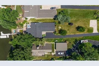 823 Holiday Drive, Lake Holiday, IL 60548 - Photo 5