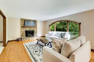 2302 Lisa Ct, Palatine, IL 60067 - Photo 13
