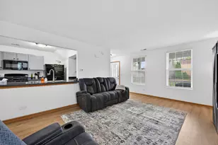 939 Four Seasons Blvd, Aurora, IL 60504 - Photo 7