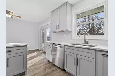 105 W Oak Street, Coal City, IL 60416 - Photo 11