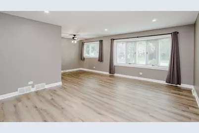 711 Schiller Street, Itasca, IL 60143 - Photo 3