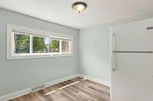 10004 S Torrence Ave, Chicago, IL 60617 - Photo 7