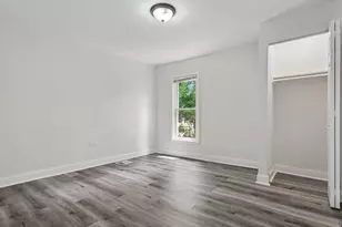 10004 S Torrence Ave, Chicago, IL 60617 - Photo 9