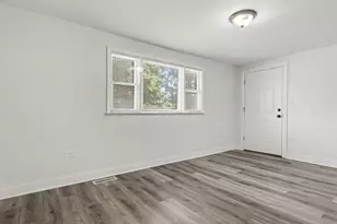 10004 S Torrence Ave, Chicago, IL 60617 - Photo 3