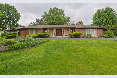 9 Camelot Drive, Oak Brook, IL 60523 - Photo 1