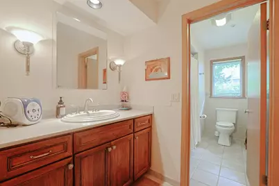 9 Camelot Drive, Oak Brook, IL 60523 - Photo 17