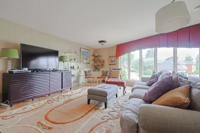 9 Camelot Drive, Oak Brook, IL 60523 - Photo 15