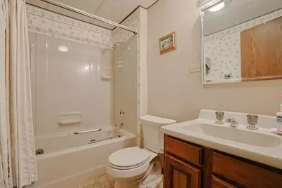 9 Camelot Drive, Oak Brook, IL 60523 - Photo 25