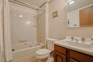 9 Camelot Dr, Oak Brook, IL 60523 - Photo 25