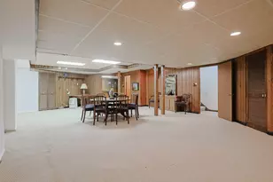 9 Camelot Dr, Oak Brook, IL 60523 - Photo 29