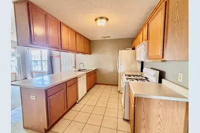8000 Primrose Place #D, Poplar Grove, IL 61065 - Photo 9
