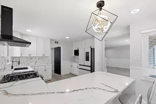 9221 S 49th Ct, Oak Lawn, IL 60453 - Photo 9