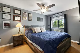 3037 W Montrose Ave, Chicago, IL 60618 - Photo 13