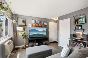 3037 W Montrose Ave, Chicago, IL 60618 - Photo 5