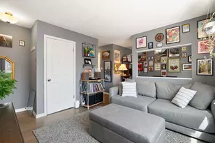 3037 W Montrose Ave, Chicago, IL 60618 - Photo 3