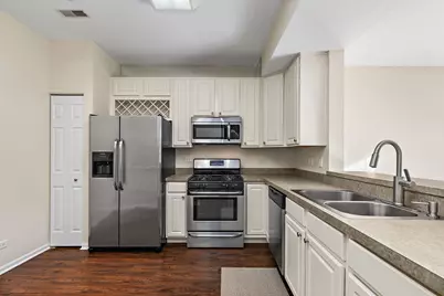 2308 Flagstone Lane #4, Carpentersville, IL 60110 - Photo 5