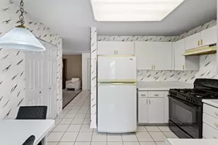 451 Town Pl Circle, Buffalo Grove, IL 60089 - Photo 11