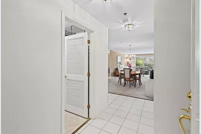 451 Town Place Circle #202, Buffalo Grove, IL 60089 - Photo 9