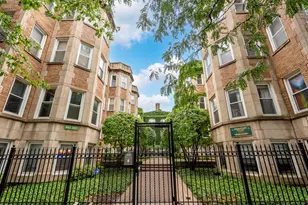 869 W Cornelia Ave, Chicago, IL 60657 - Photo 1