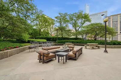10 E Ontario Street #2205, Chicago, IL 60611 - Photo 21