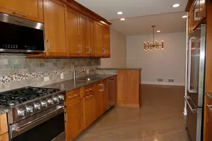 19W270 Governors Trail, Oak Brook, IL 60523 - Photo 9