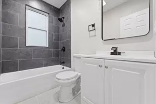 821 N Lockwood Ave, Chicago, IL 60651 - Photo 11
