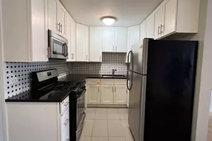 2400 W Balmoral Ave, Chicago, IL 60625 - Photo 7