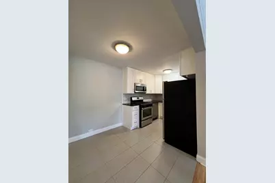 2400 W Balmoral Avenue #2G, Chicago, IL 60625 - Photo 9