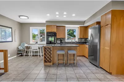 8336 W 94th Street, Hickory Hills, IL 60457 - Photo 11