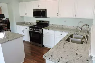 9034 Hillcrest Ln, Woodridge, IL 60517 - Photo 11