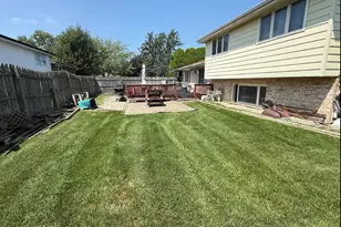 8701 Raintree Rd, Tinley Park, IL 60487 - Photo 3