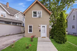 327 Ann St, Elgin, IL 60120 - Photo 1