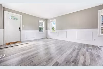 327 Ann Street, Elgin, IL 60120 - Photo 3