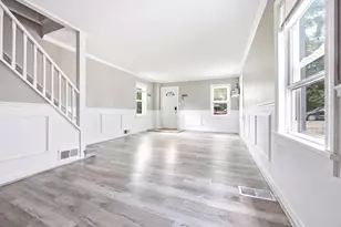 327 Ann St, Elgin, IL 60120 - Photo 5