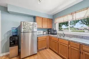 3123 W Howard St, Chicago, IL 60645 - Photo 9