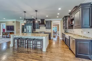 8N669 Edgewood Rd, Elgin, IL 60124 - Photo 15