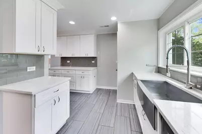 1706 Illinois Road, Northbrook, IL 60062 - Photo 9