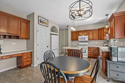 2033 Greenview Drive, Woodstock, IL 60098 - Photo 11
