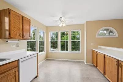 172 White Branch Court #172, Buffalo Grove, IL 60089 - Photo 7
