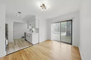 1S215 Holyoke Ln, Villa Park, IL 60181 - Photo 9