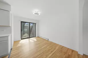 1S215 Holyoke Ln, Villa Park, IL 60181 - Photo 5