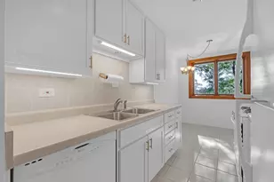 5915 W Gunnison St, Chicago, IL 60630 - Photo 5