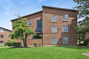 930 Perrie Dr, Elk Grove Village, IL 60007 - Photo 1