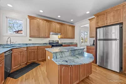 21428 W Crescent Drive, Mundelein, IL 60060 - Photo 11